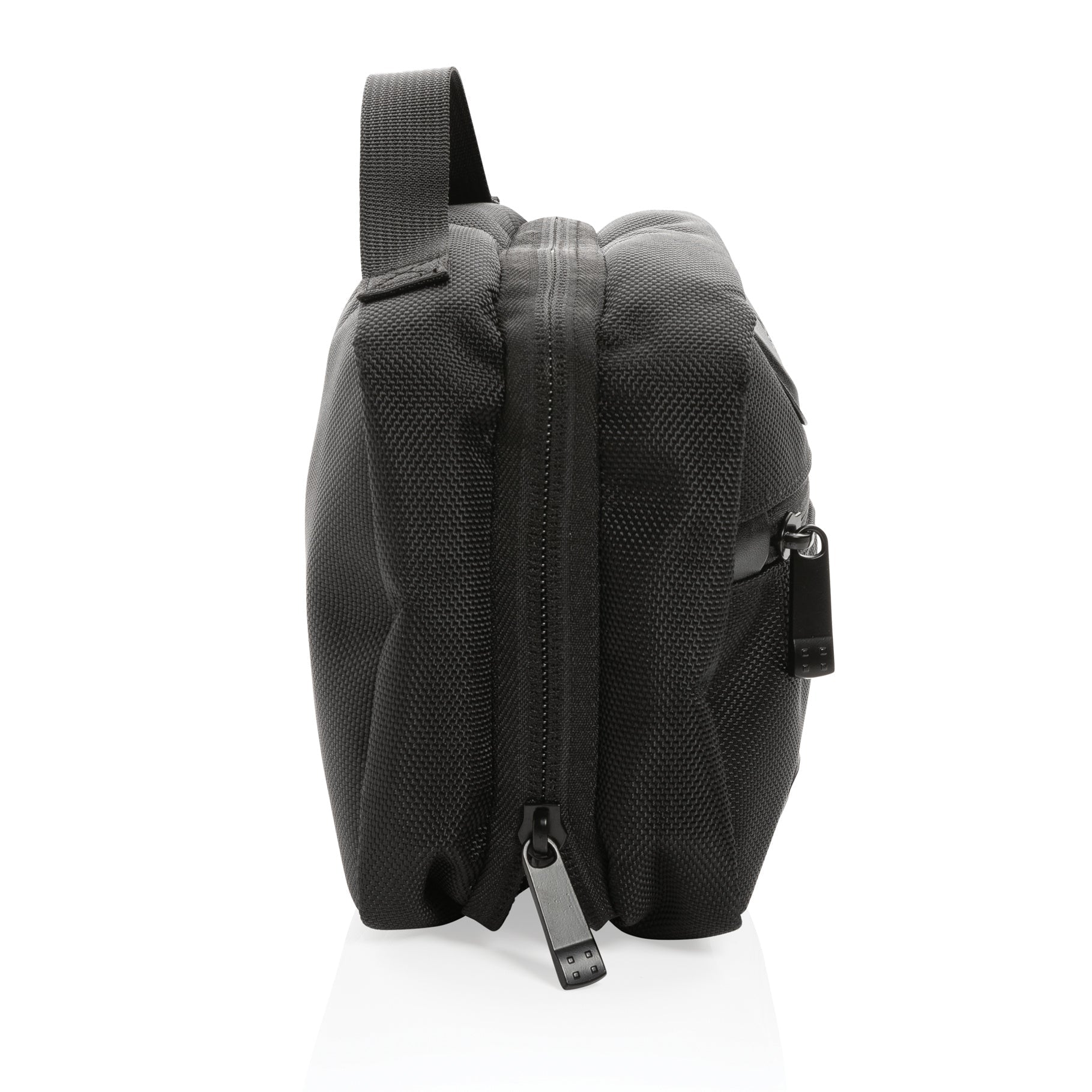 Swiss Peak AWARE™ RPET Voyager toiletry bag - Indigo