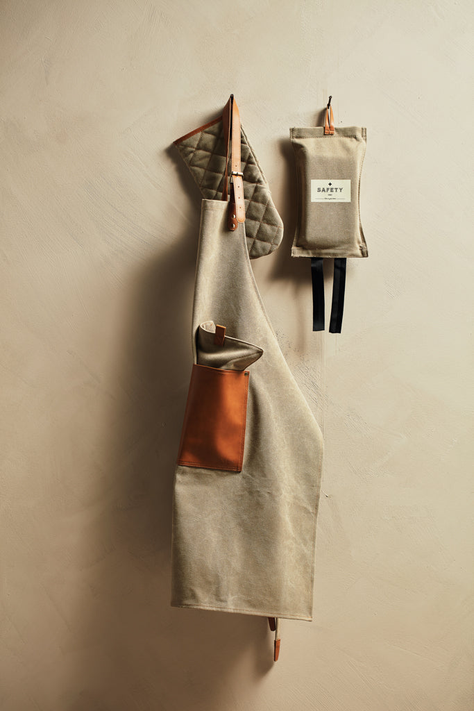 VINGA Asado Apron - Brown