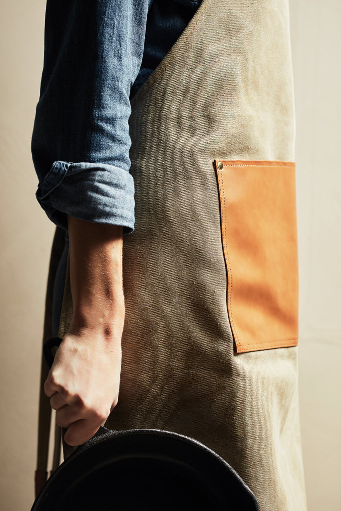 VINGA Asado Apron - Brown