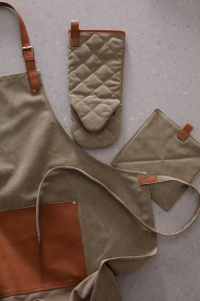 VINGA Asado Apron - Brown