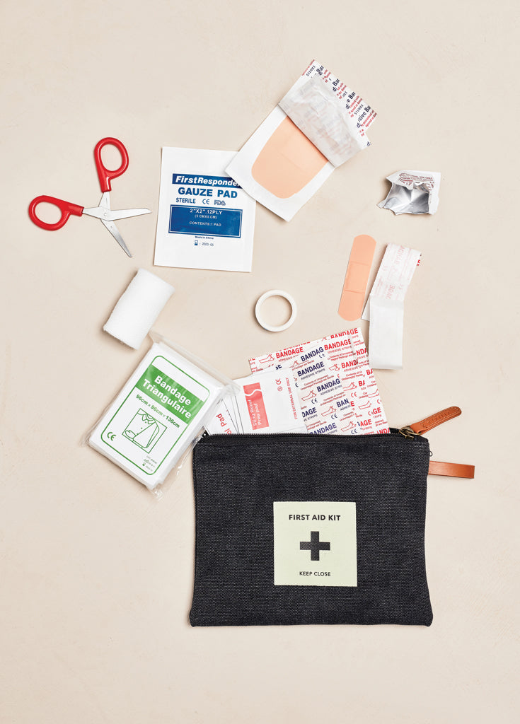 VINGA Asado First Aid Kit - Black
