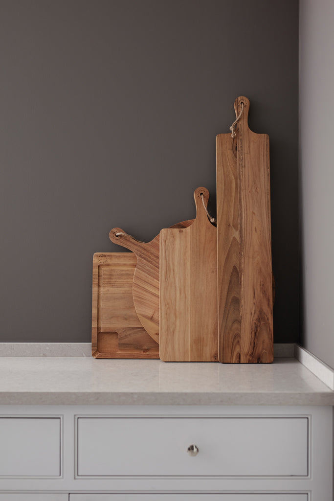 VINGA Buscot Round Serving Board - Brown