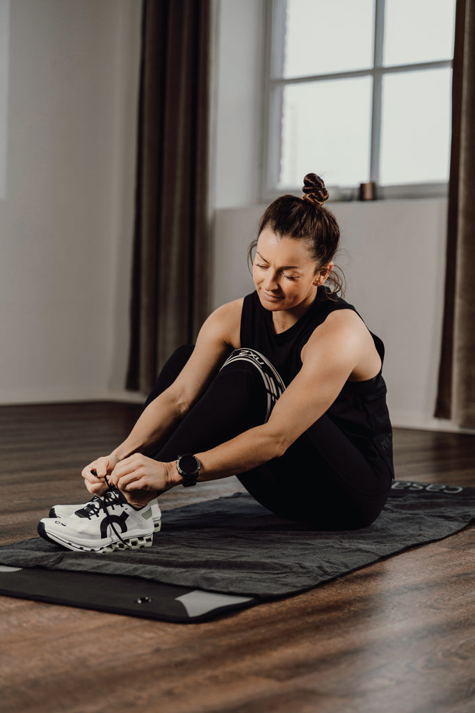 VINGA GRS RPET active dry towel 140 x 70cm - Black