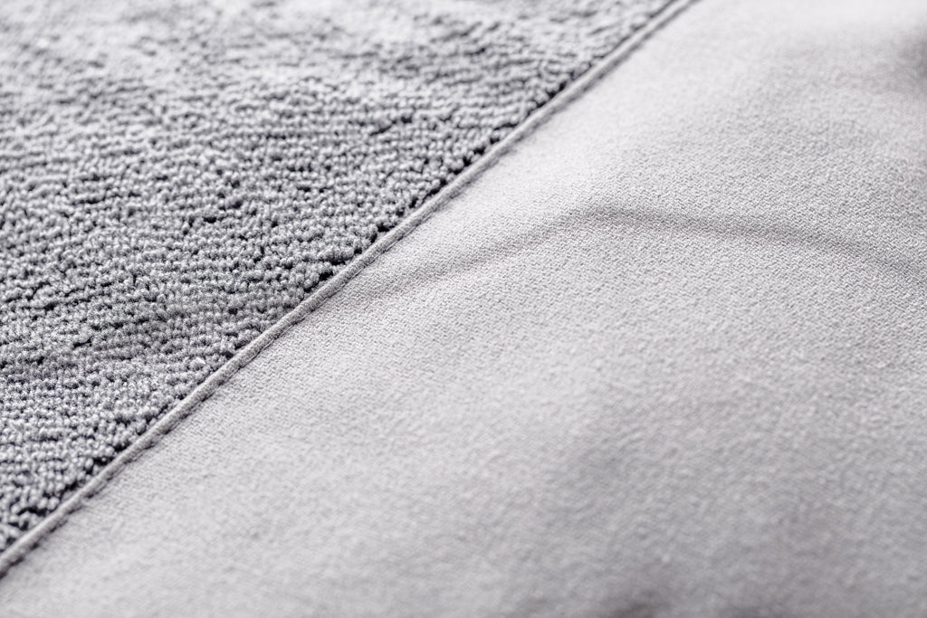 VINGA GRS RPET active dry towel 140 x 70cm - Grey