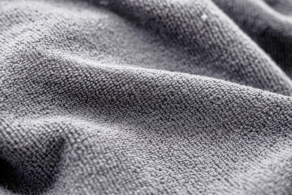 VINGA GRS RPET active dry towel 140 x 70cm - Grey