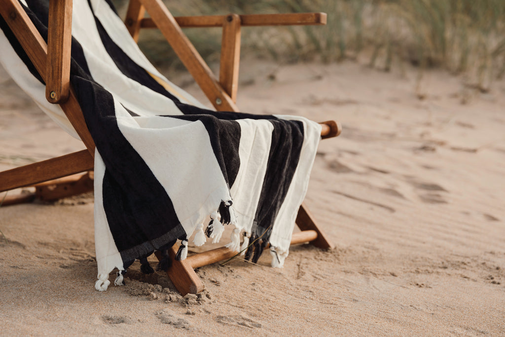 VINGA Valmer beach towel - Black