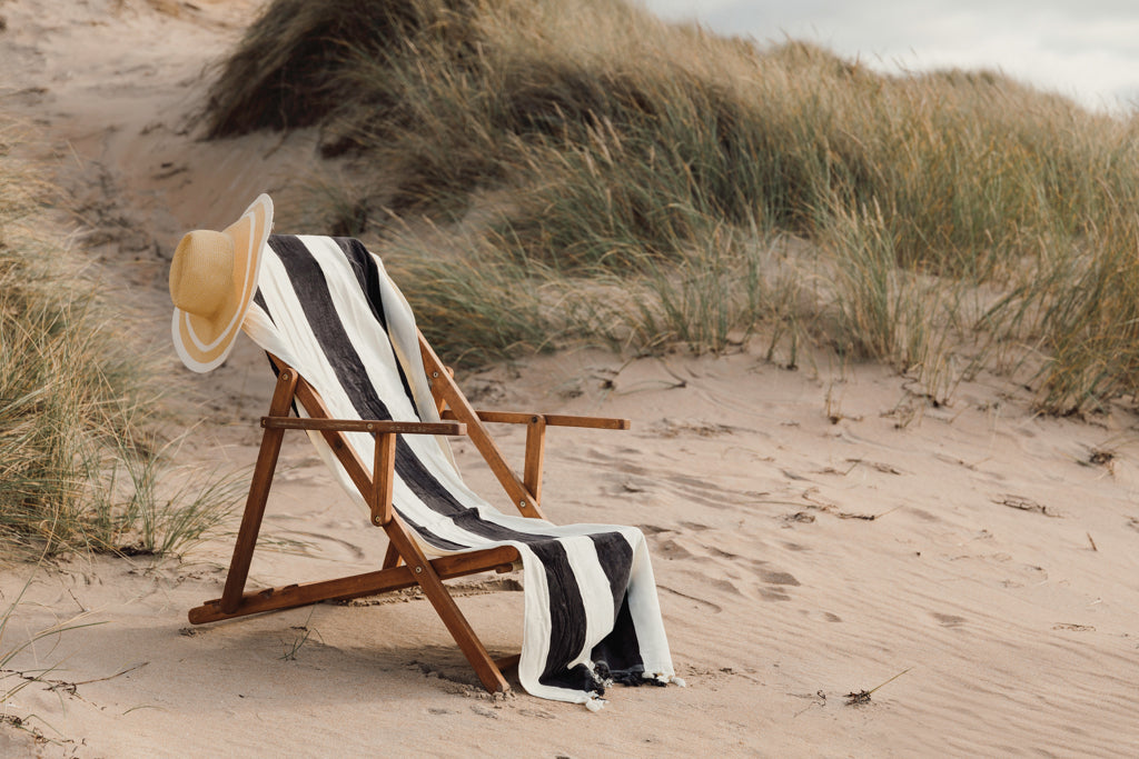 VINGA Valmer beach towel - Black
