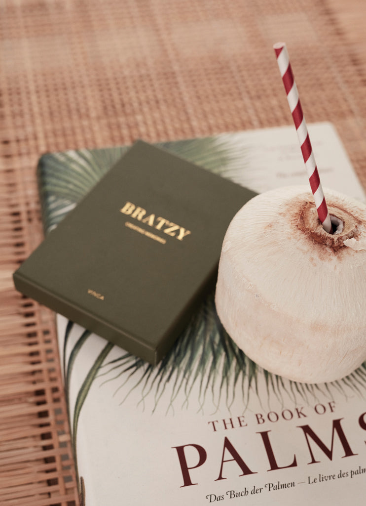VINGA Bratzy Coffee Table Game - Green