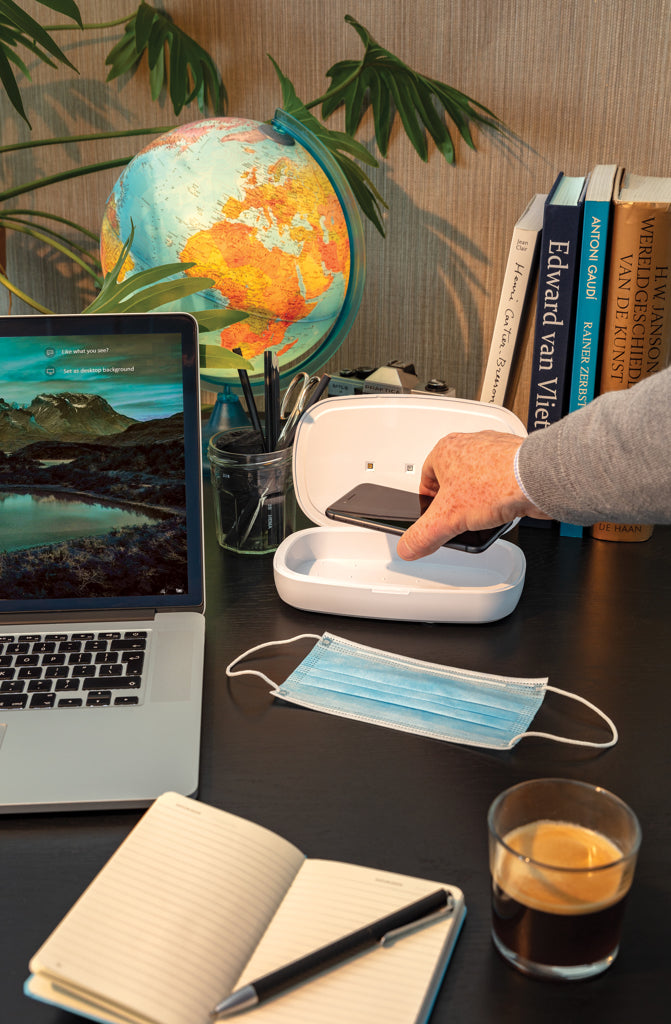 UV-C steriliser box with 5W wireless charger - White