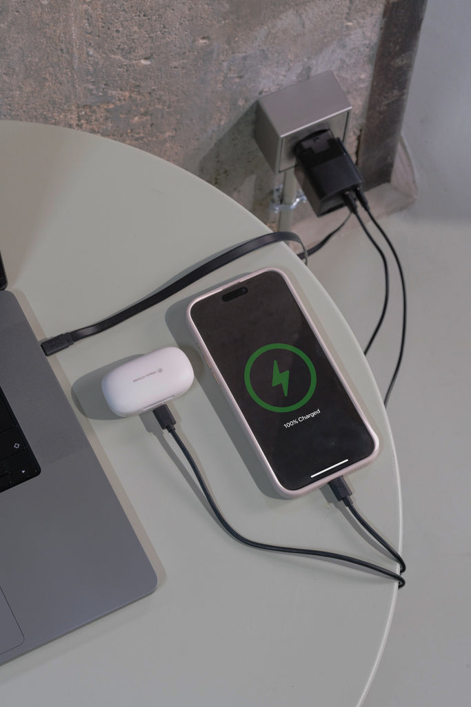 Urban Vitamin Mendocino 65W GaN charger retractable cable - Black