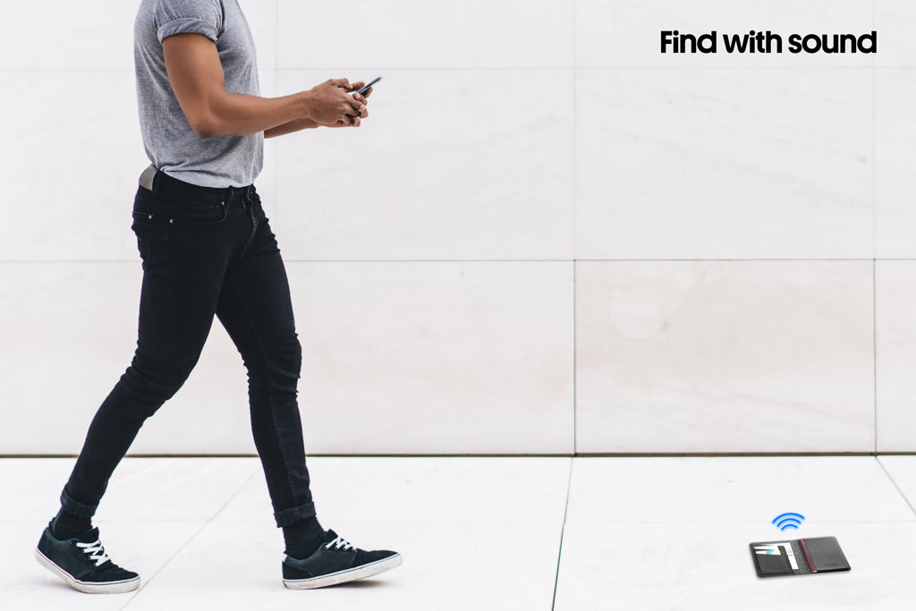 Travelfinder RCS passport holder worldwide locating - Black