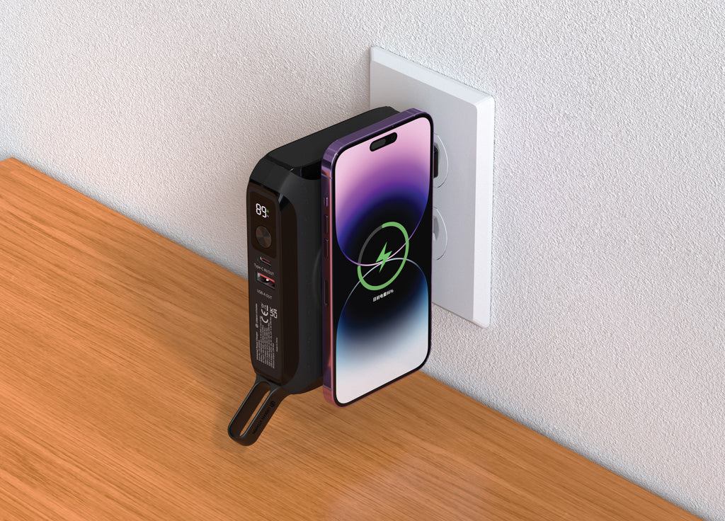 Urban Vitamin Oxnard 5 in 1 65W universal charger - Black