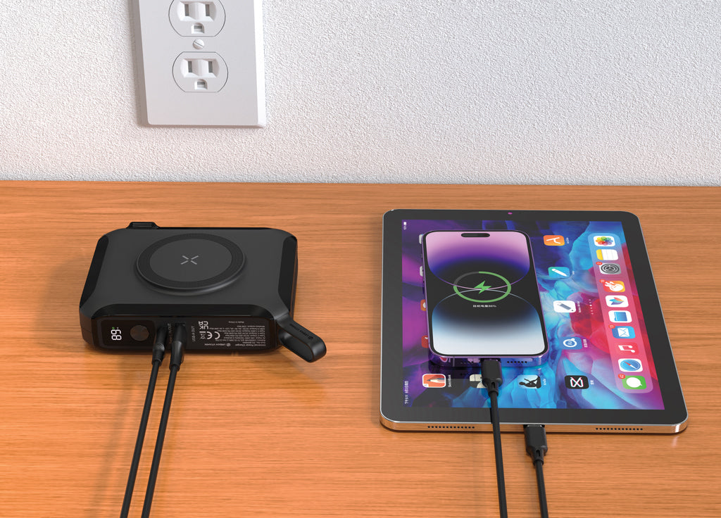 Urban Vitamin Oxnard 5 in 1 65W universal charger - Black