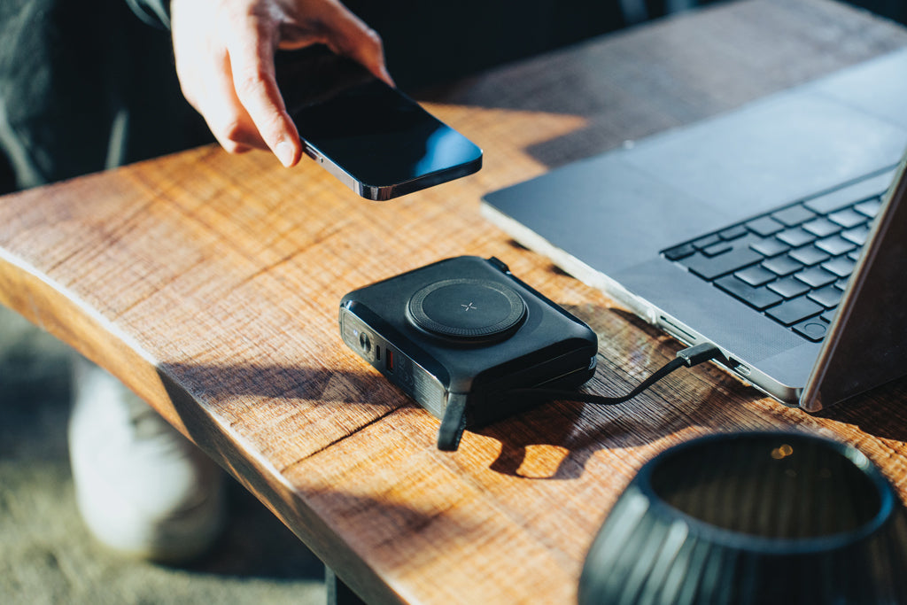 Urban Vitamin Oxnard 5 in 1 65W universal charger - Black