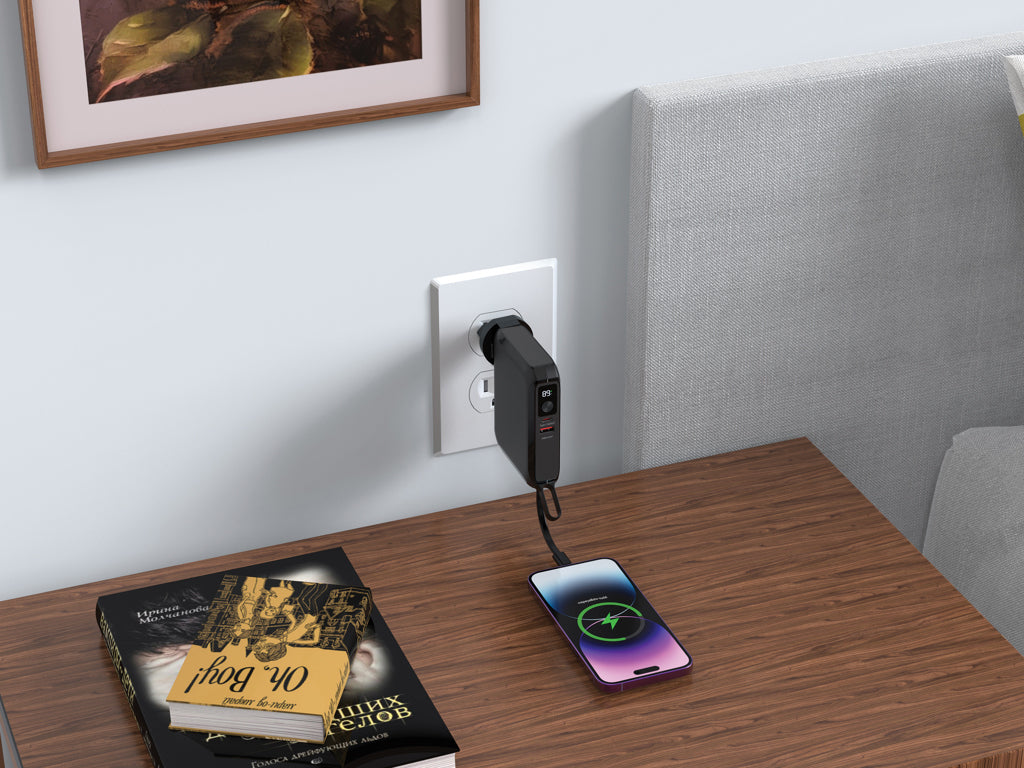 Urban Vitamin Oxnard 5 in 1 65W universal charger - Black