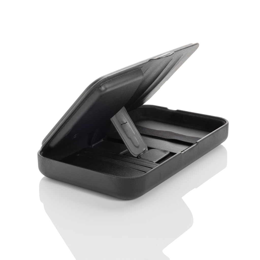 Swiss Peak RCS recycled travel case with 3 in 1 charger - Black