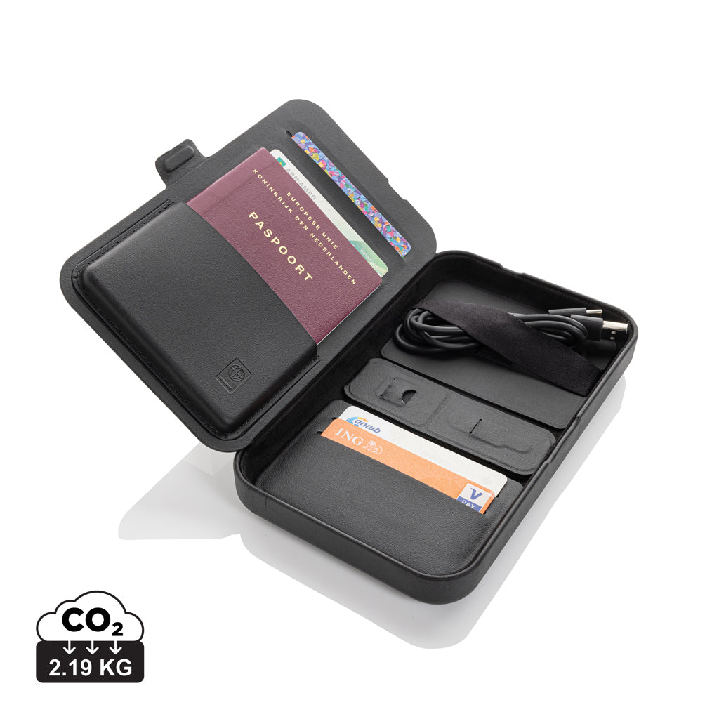 Swiss Peak RCS recycled travel case with 3 in 1 charger - Black