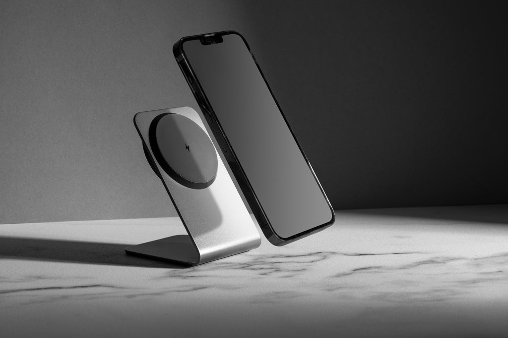 Terra aluminium 15W magnetic wireless charging phone stand - Grey