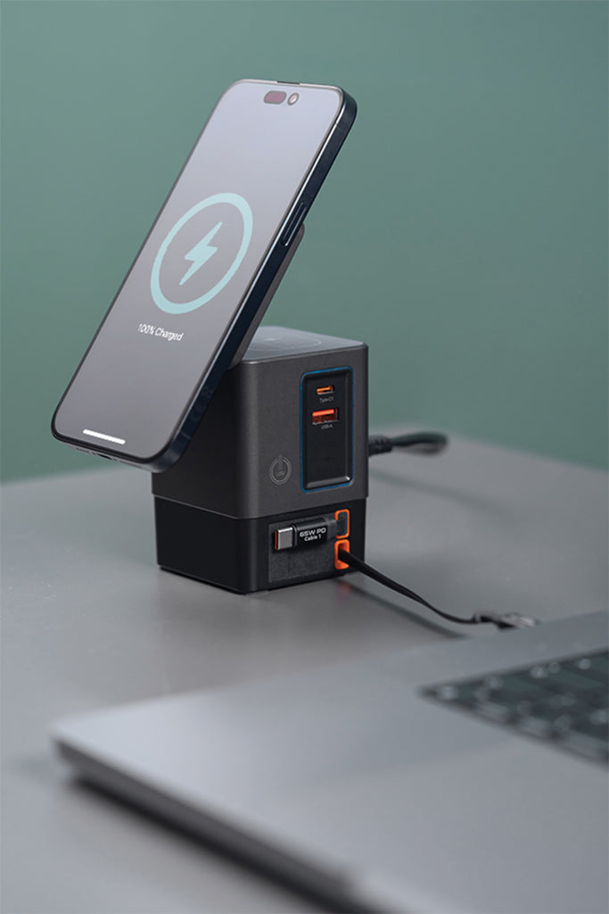 Urban Vitamin Sacramento 105W GAN charger+retractable cables - Grey