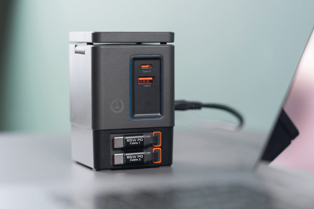 Urban Vitamin Sacramento 105W GAN charger+retractable cables - Grey