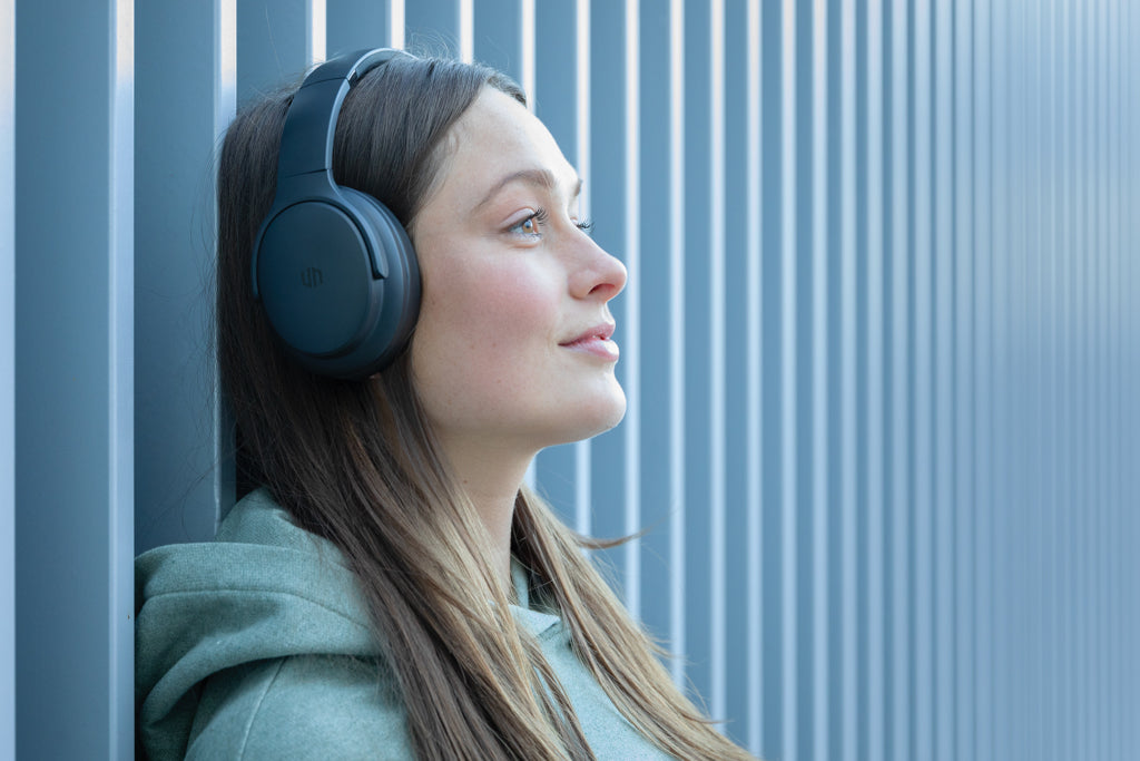 Urban Vitamin Palo Alto RCS rplastic headphone - Black