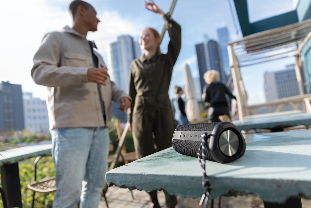 Urban Vitamin Berkeley IPX7 waterproof 10W speaker - Black