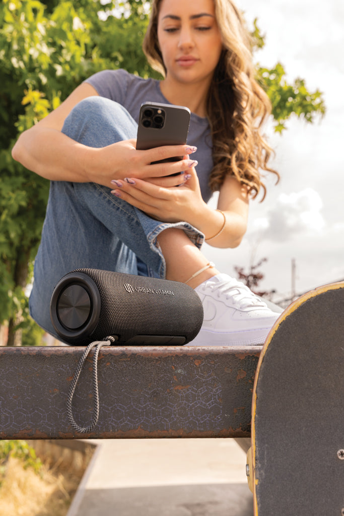 Urban Vitamin Pacific Grove RCS rplastic 30W speaker IPX7 - Black