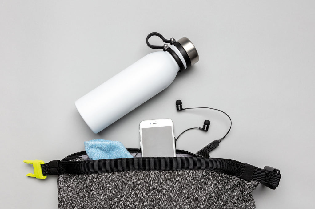 Copper vacuum insulated bottle with carry loop - White