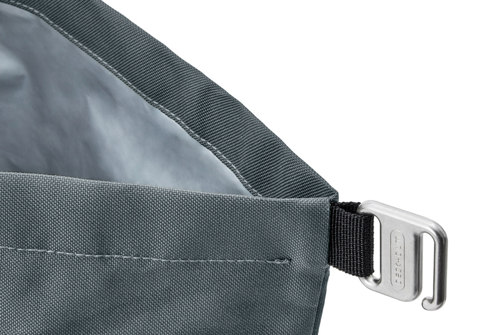 Black+Blum 6.7L insulated Lunch/Cooler Bag - Grey