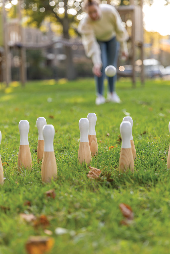 Wooden skittles set - Brown