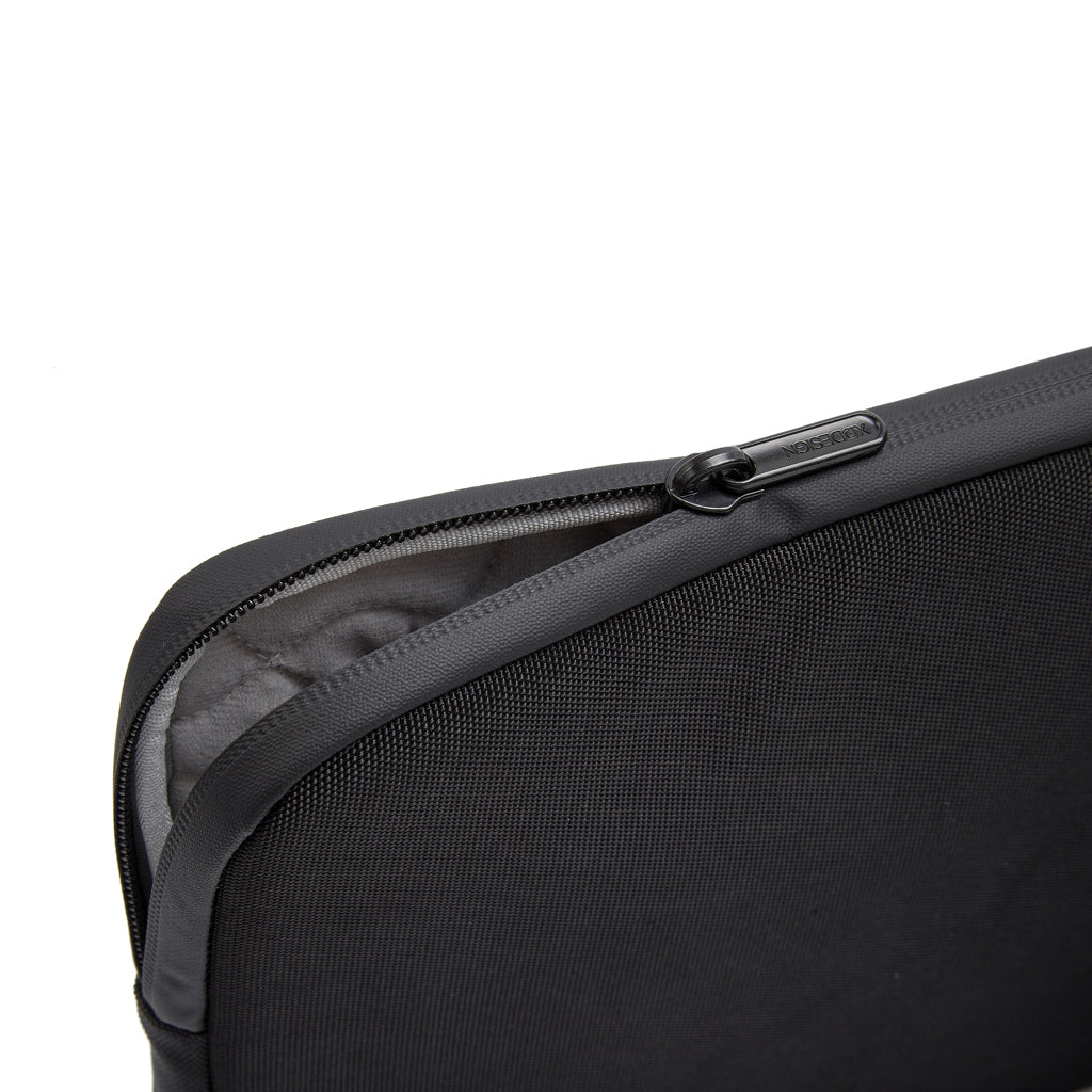 XD Design 14' Laptop Sleeve - Black