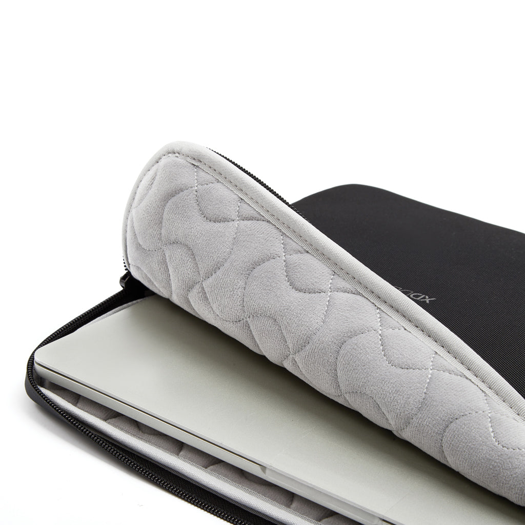 XD Design 16' Laptop Sleeve - Black