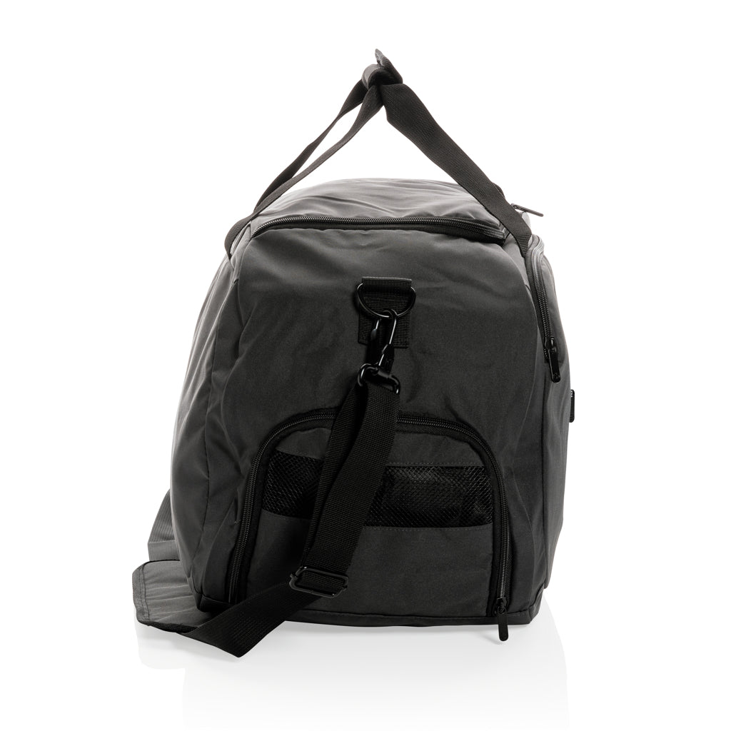 Swiss Peak AWARE™ RPET sports duffel - Black