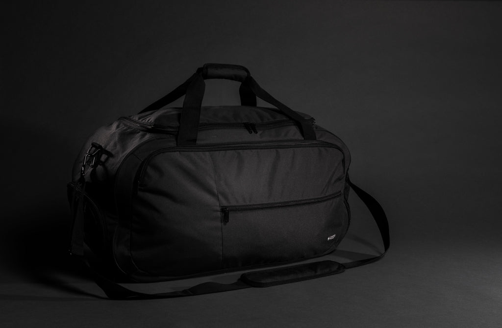 Swiss Peak AWARE™ RPET sports duffel - Black