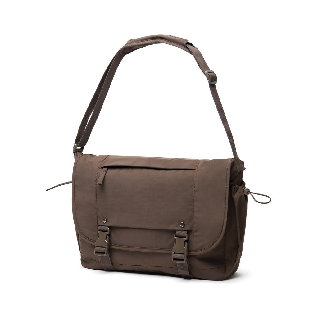 KENTO URBAN RCS recycled nylon 15.6 inch Messenger - Brown
