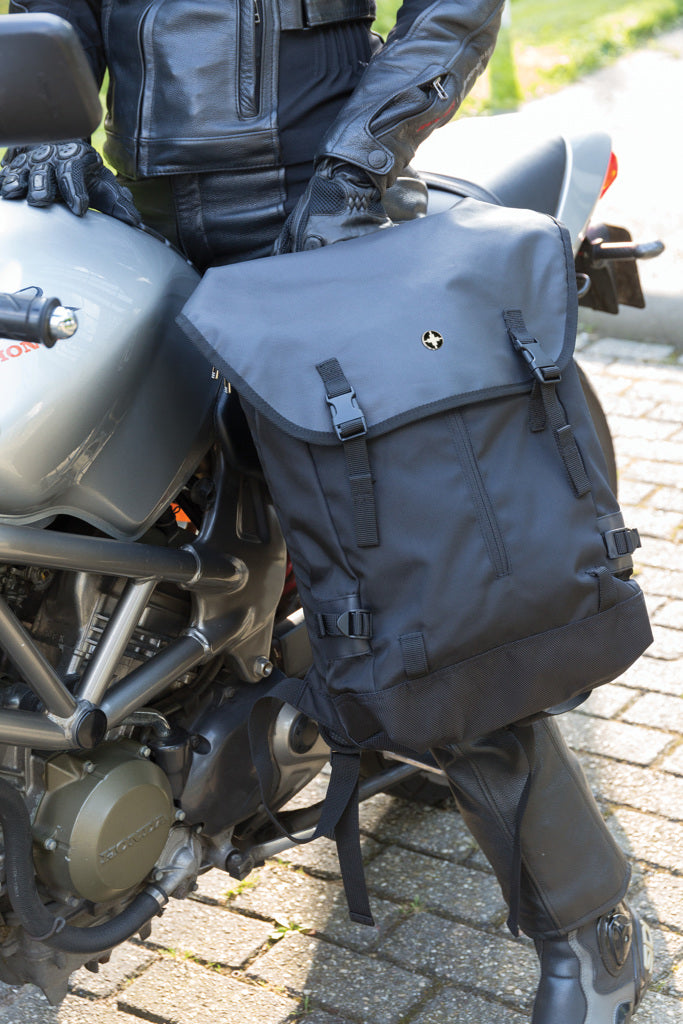 17” outdoor laptop backpack - Black
