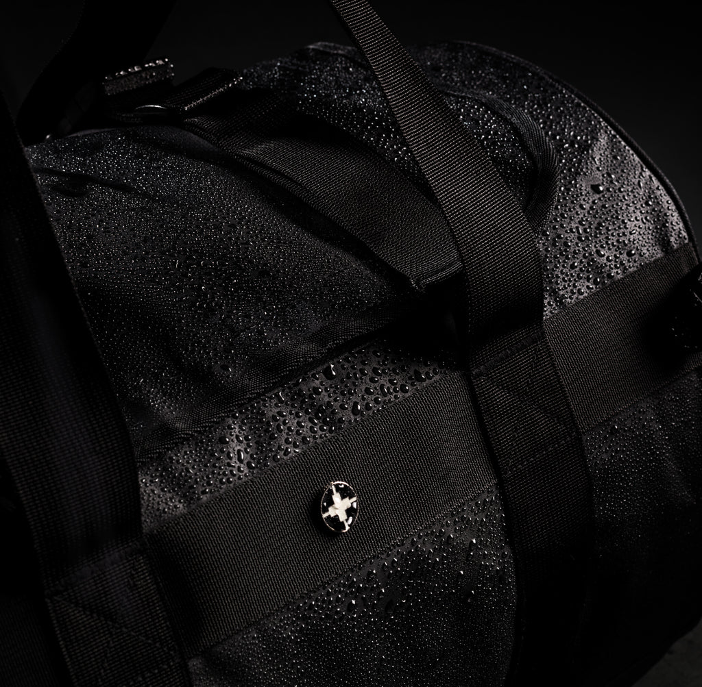 Swiss Peak RFID sports duffel & backpack - Black