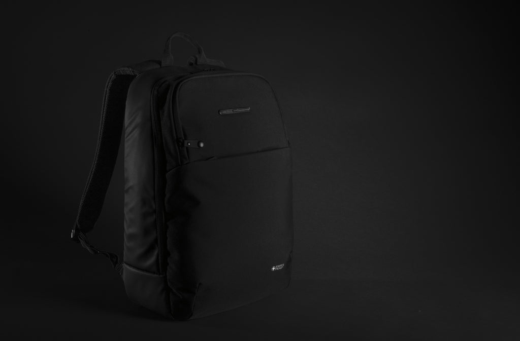 Swiss Peak laptop backpack with UV-C steriliser pocket - Black