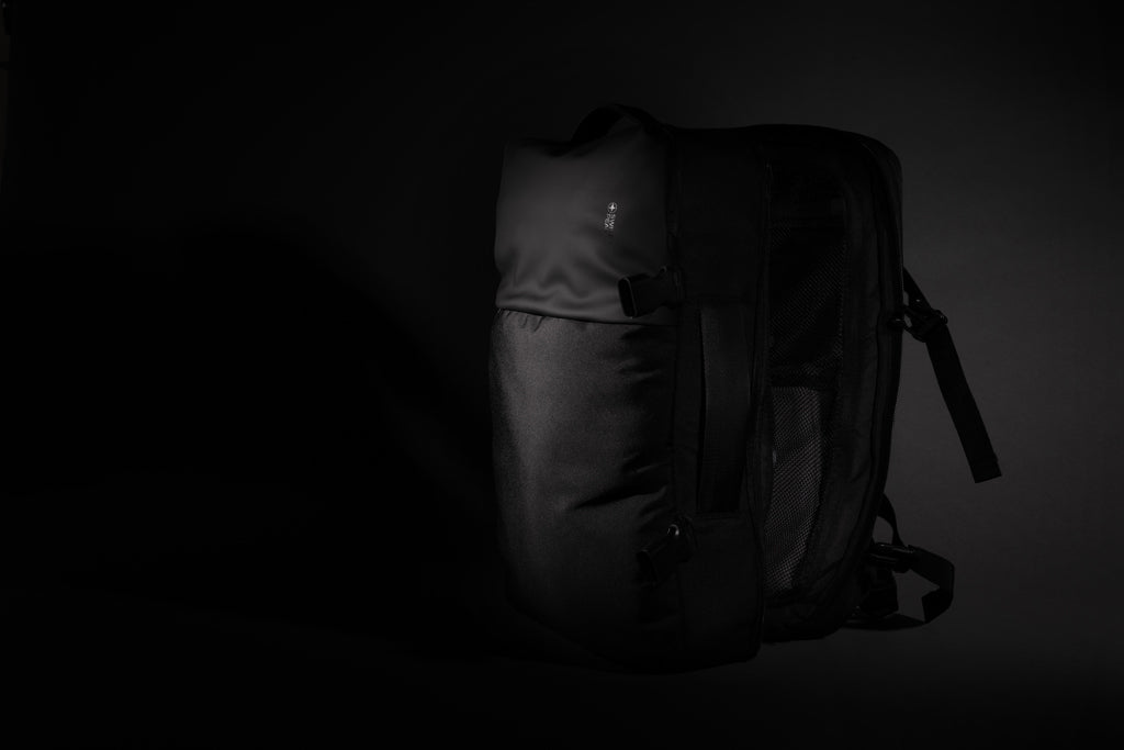 Swiss Peak AWARE™ RPET 15.6' expandable weekend backpack - Black