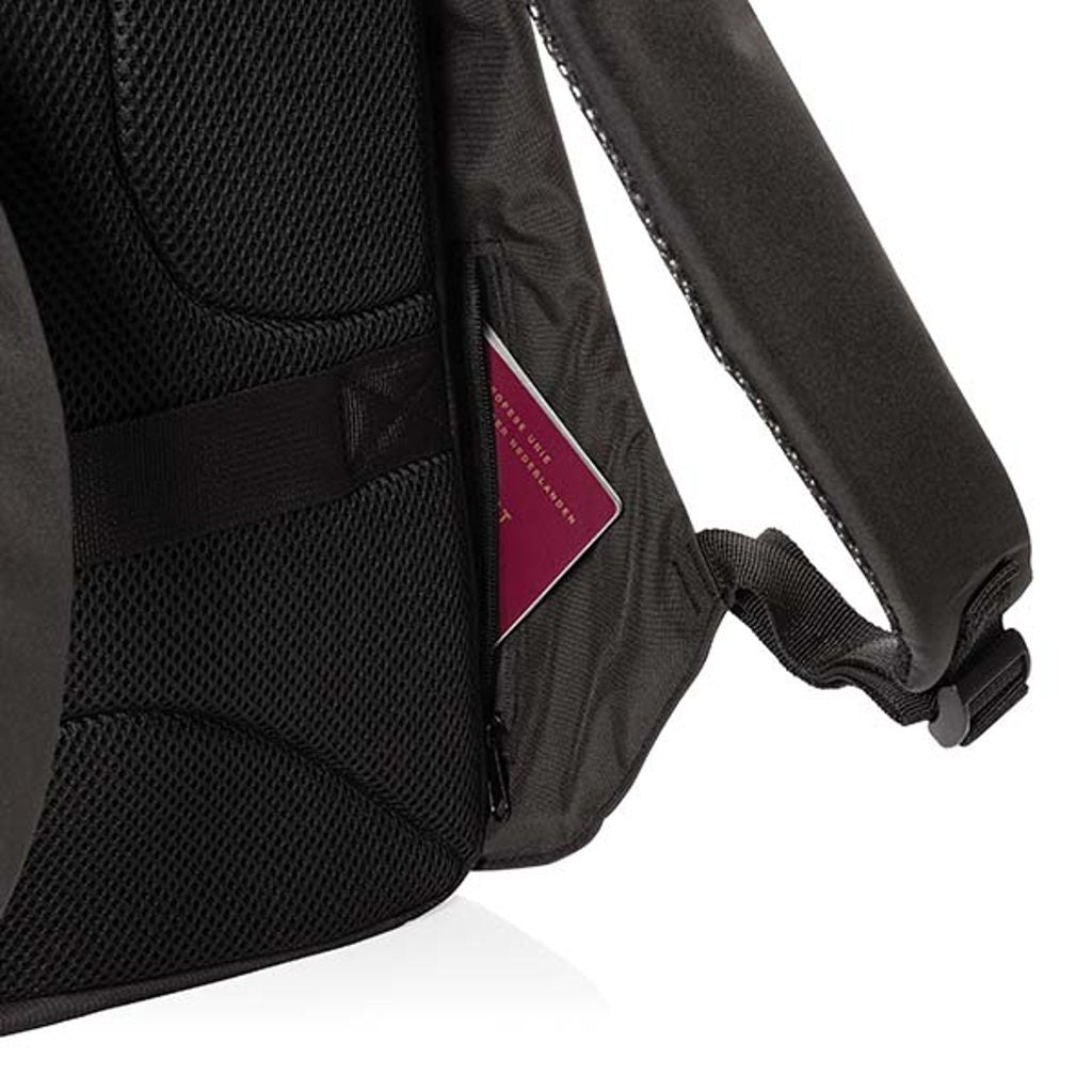 Swiss Peak AWARE™ anti-theft 15.6' laptop backpack - Black