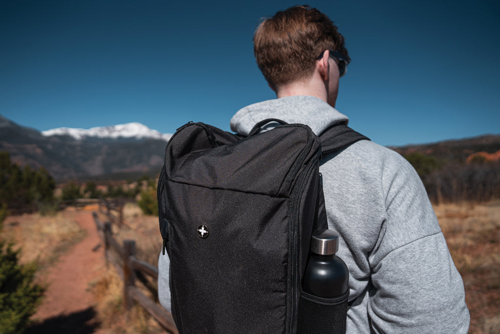 Swiss Peak AWARE™ easy access 15.6'' laptop backpack - Black
