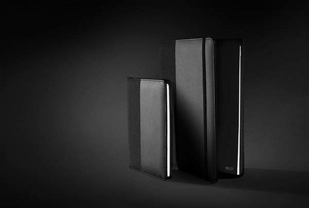 Swiss Peak Script AWARE™ A4 portfolio - Black