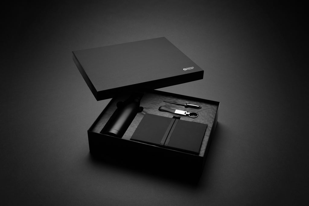 Swiss Peak RCS deluxe business gift set w/ water bottle - Black