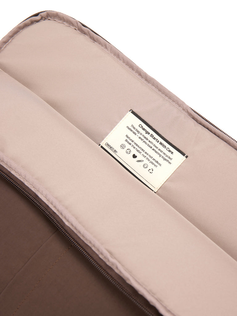 KENTO URBAN RCS recycled nylon 15.6 inch laptop sleeve - Brown