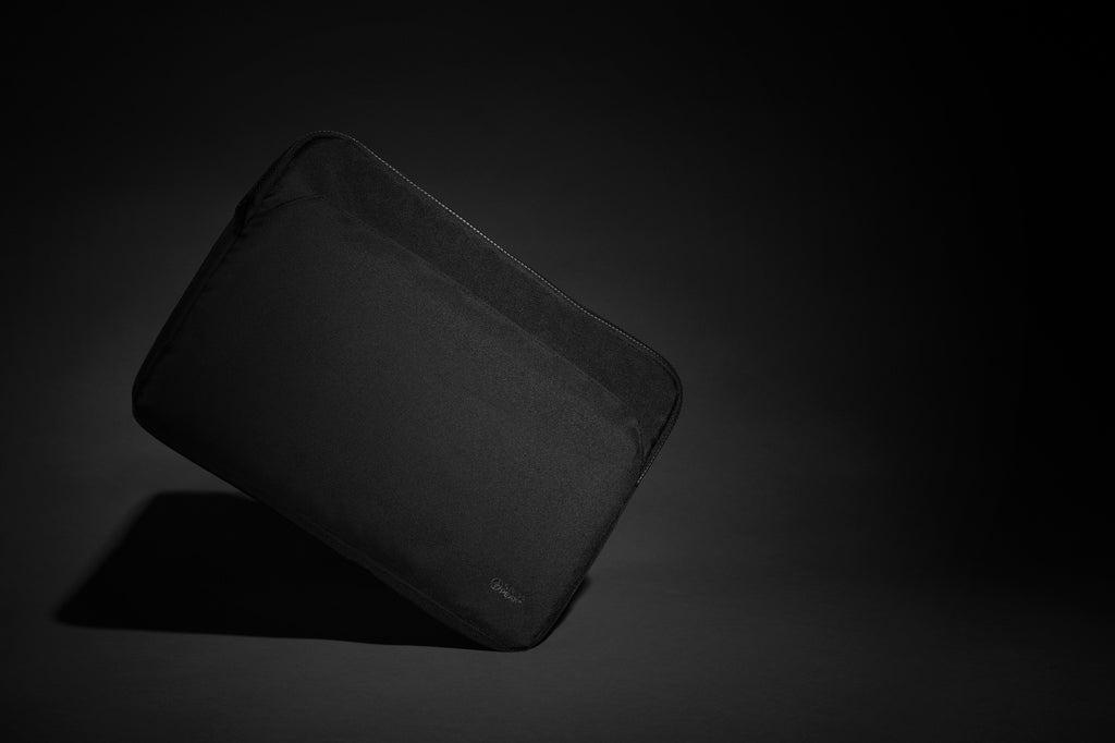 Swiss Peak Aware™ RPET Essential 15.6 inch laptop sleeve - Black