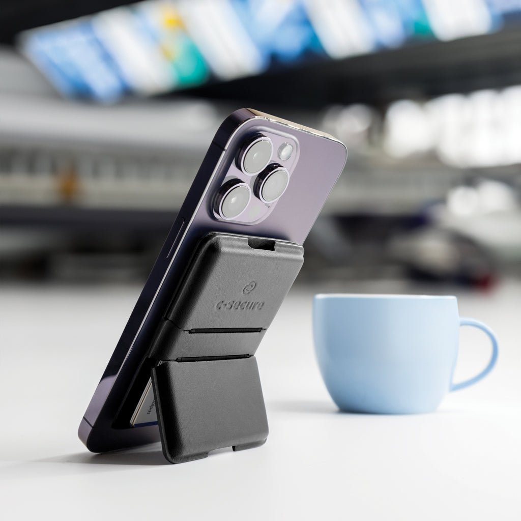 C-Secure MagSafe phone wallet - Black