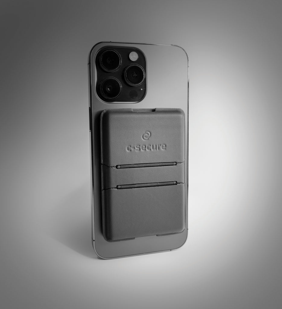 C-Secure MagSafe phone wallet - Black