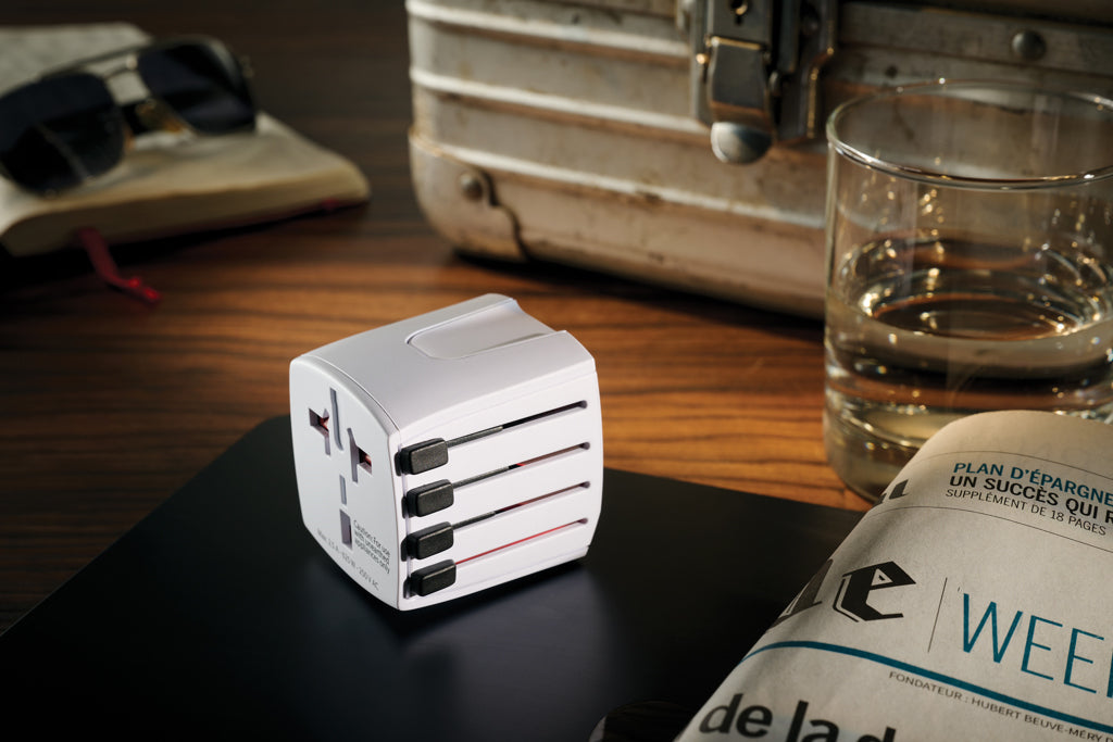 SKROSS World Travel Adapter MUV Micro - White