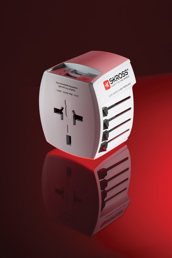 SKROSS World Travel Adapter MUV 2-pole with USB A and C - White