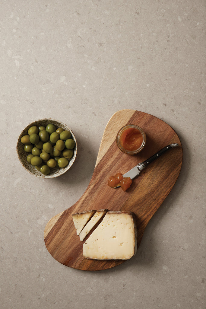 VINGA Veia serving board M - Brown